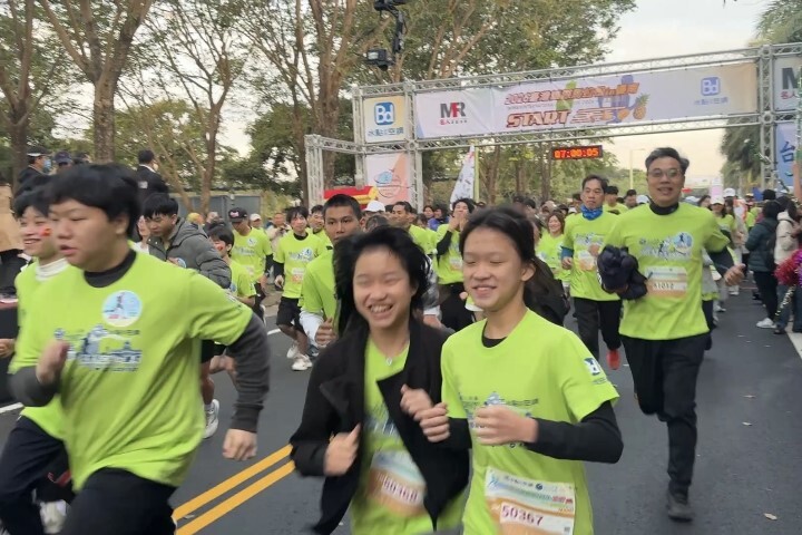 中華醫大教職員生及校友身體力行參賽,響應運動健身