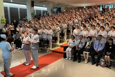 護理生力軍啟程 中華醫大護理系加冠典禮170位護生宣誓效法南丁格爾精神圖片