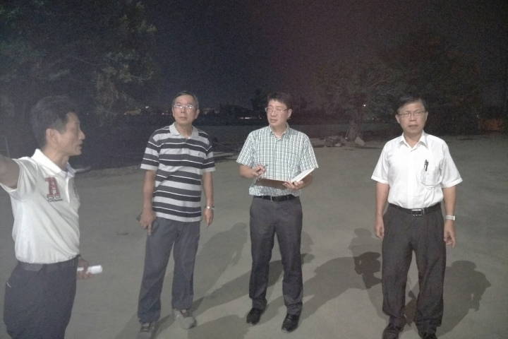 中華醫大近日來由校長曾信超帶領相關主管加強夜間校園安全巡查