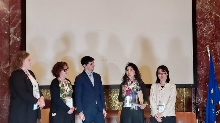 王靖婷老師(右二)代表中華醫大USR團隊出席2023第三屆國際藝術節作參展簡報