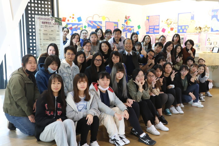中華醫大設計思考與實作課程「樂齡療癒誌」聯合成果展師生開心秀成果