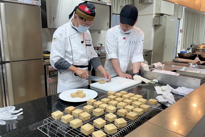 研討會邀請業界現場示範以米穀粉製作的點心